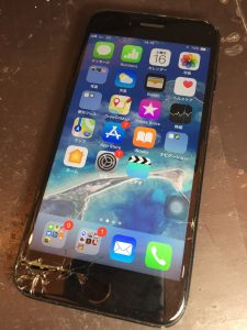 割れたまま使い続けていたiPhone7