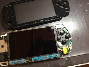 PSP-3000の分解